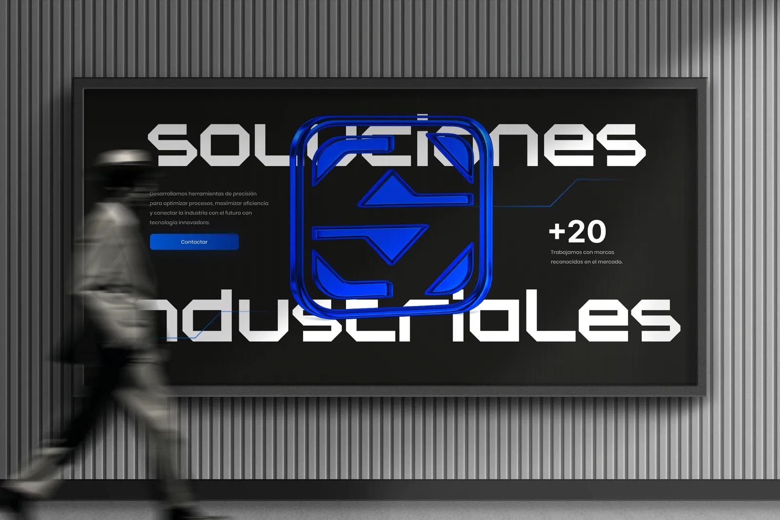 Cartel exterior de Solvex con el mensaje “Soluciones industriales”